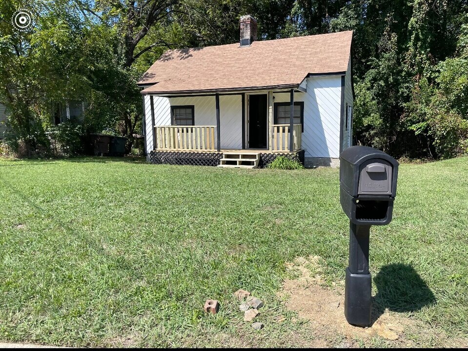 1104 Rucker St in Greensboro, NC - Building Photo