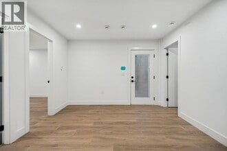 6340 Buchanan St in Burnaby, BC - Building Photo - Building Photo