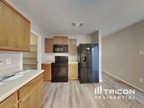 2419 Laden Meadows in San Antonio, TX - Building Photo - Building Photo