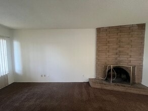 6613 Hillsdale Blvd in Sacramento, CA - Building Photo - Building Photo