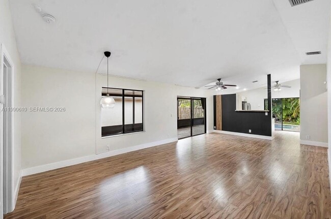 5308 NW 92nd Ave in Sunrise, FL - Building Photo - Building Photo