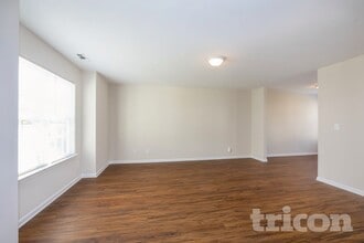 7117 Roaming Path Ct in Charlotte, NC - Foto de edificio - Building Photo