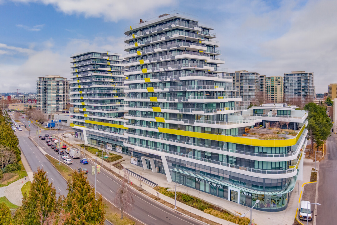 Cascade City in Richmond, BC - Building Photo