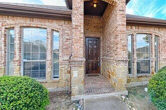 752 Trails End Cir in Hurst, TX - Building Photo - Building Photo