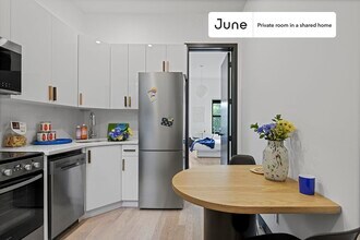 Room in Shared 3 bed/3 bath home in Queens, NY - Building Photo - Building Photo