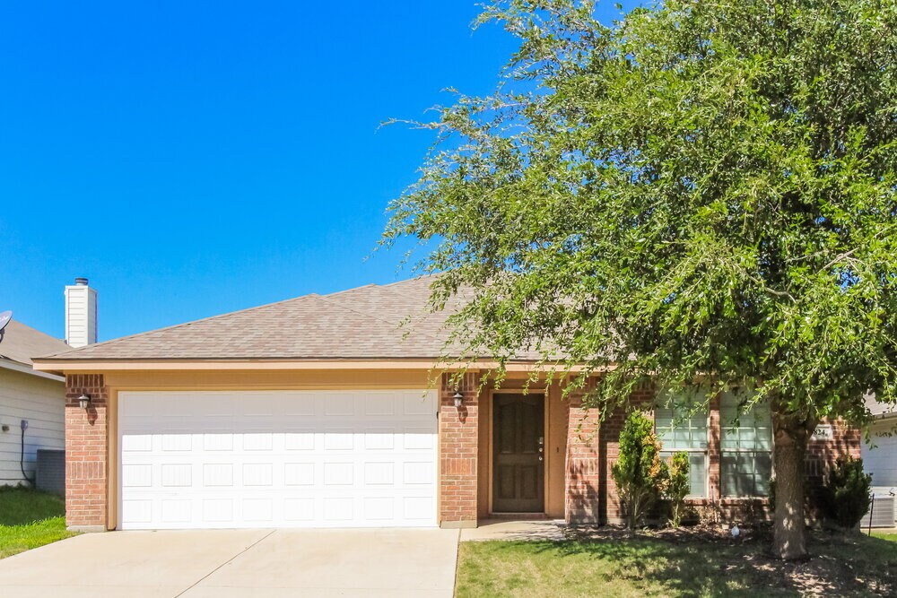 824 San Felipe Trail in Haslet, TX - Building Photo