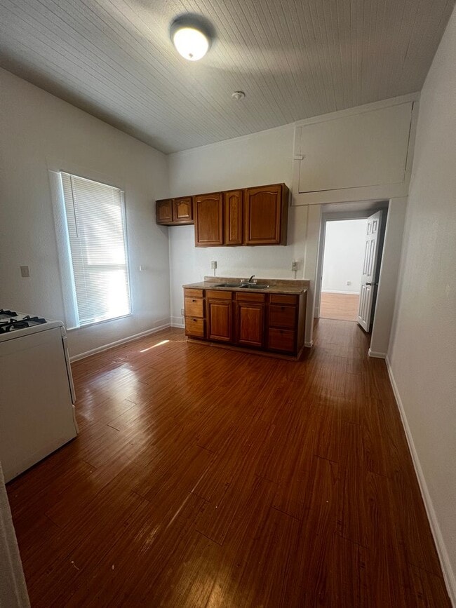 property at 722 N 10th St