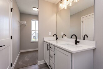 1407 NE Savana Dr in Grimes, IA - Building Photo - Building Photo