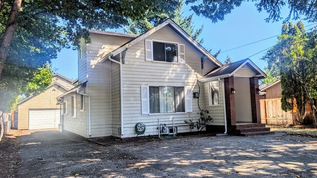 3634 SE 72nd Ave in Portland, OR - Building Photo - Building Photo