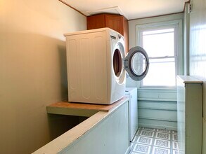 67 W 5th St, Unit G in Bayonne, NJ - Building Photo - Building Photo