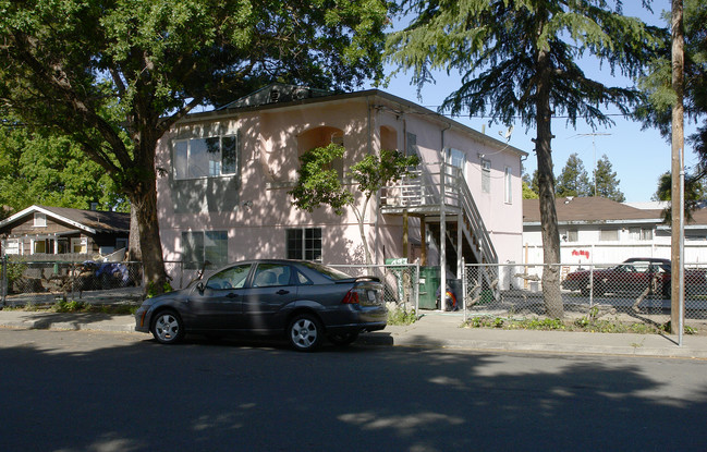 197 Nottingham Ave in Redwood City, CA - Building Photo - Building Photo