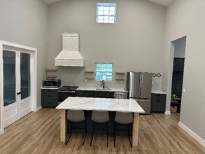 5077 FM 5 in Aledo, TX - Foto de edificio - Building Photo