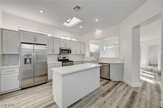 23 Brandermill Dr in Henderson, NV - Building Photo - Building Photo