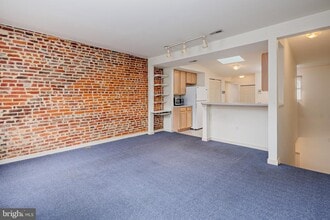 906 S Charles St in Baltimore, MD - Building Photo - Building Photo