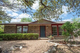 8202 Longview Rd in Austin, TX - Building Photo