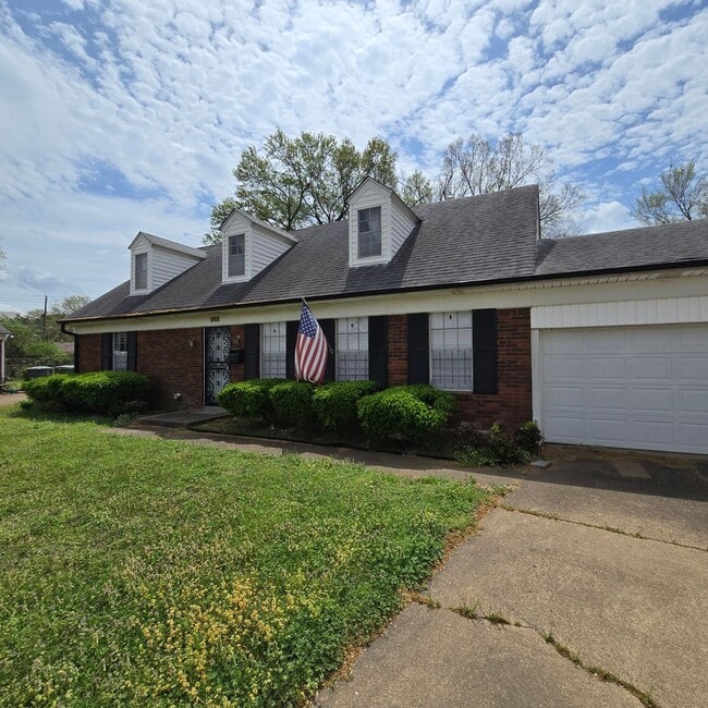 property at 1625 Westlawn Dr