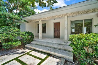 520 Bay Point Rd in Miami, FL - Building Photo - Building Photo