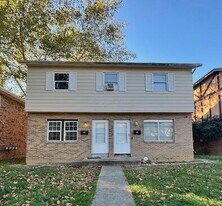 493 Barnett Rd in Columbus, OH - Building Photo