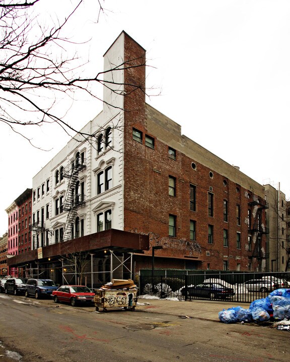 210-214 E 5th St in New York, NY - Building Photo