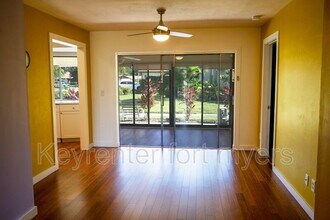 4779 Lakewood Blvd in Naples, FL - Foto de edificio - Building Photo