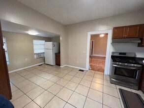 621 S Mebane St in Burlington, NC - Building Photo - Building Photo