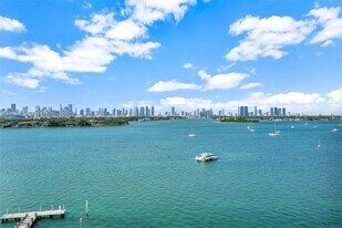 1000 West Ave in Miami Beach, FL - Building Photo