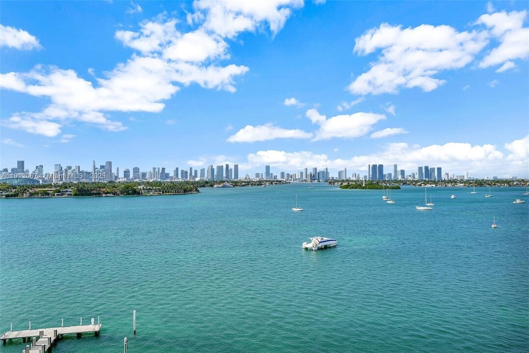 1000 West Ave in Miami Beach, FL - Building Photo