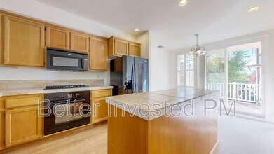 526 Emily Rose Cir in Windsor, CA - Building Photo - Building Photo