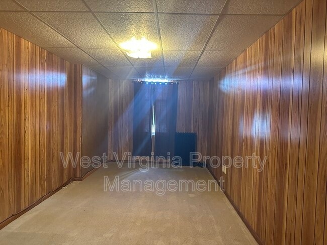 221 Temple St in Hinton, WV - Building Photo - Building Photo