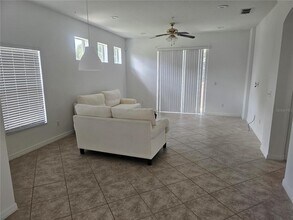 1040 Crestwood Commons Ave in Ocoee, FL - Building Photo - Building Photo