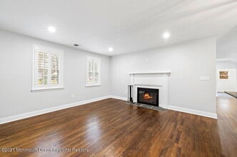 495 Branch Ave in Little Silver, NJ - Building Photo - Building Photo