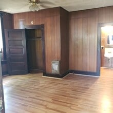 319 N Doak St, Unit B in Taylor, TX - Building Photo - Building Photo