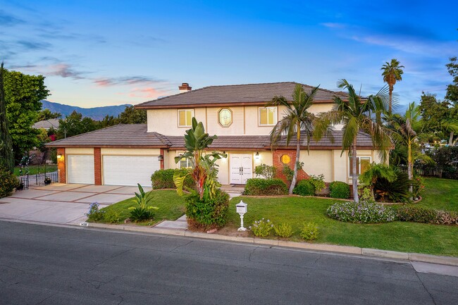 property at 1430 Lovell Ave