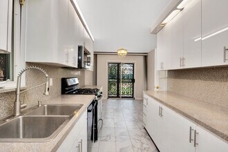 7543 192nd St in Fresh Meadows, NY - Building Photo - Building Photo