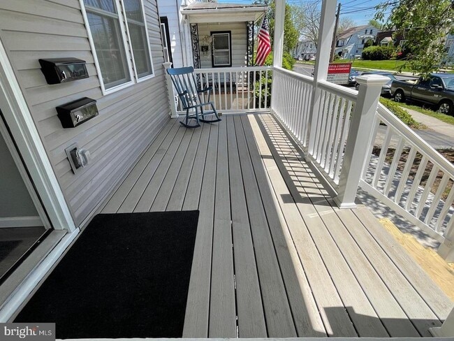 property at 250 W Bridge St