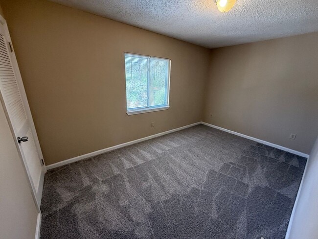 114 Nelson St SE in Silver Creek, GA - Building Photo - Building Photo