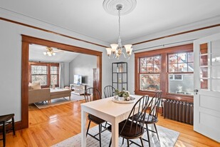 319 Vincent Ave N in Minneapolis, MN - Building Photo