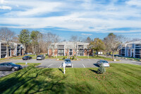 Fox Run in South Easton, MA - Foto de edificio - Building Photo