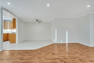 Palm Beverly Apartments in Beverly Hills, CA - Foto de edificio - Building Photo