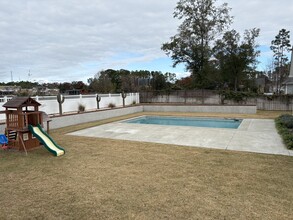 729 Windemere Rd in Wilmington, NC - Foto de edificio - Building Photo