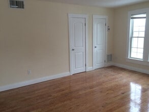 406 Pawtucket St, Unit 7 in Lowell, MA - Building Photo - Building Photo