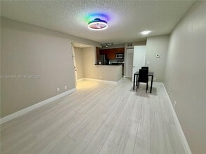 2900 S University Dr in Davie, FL - Building Photo - Building Photo