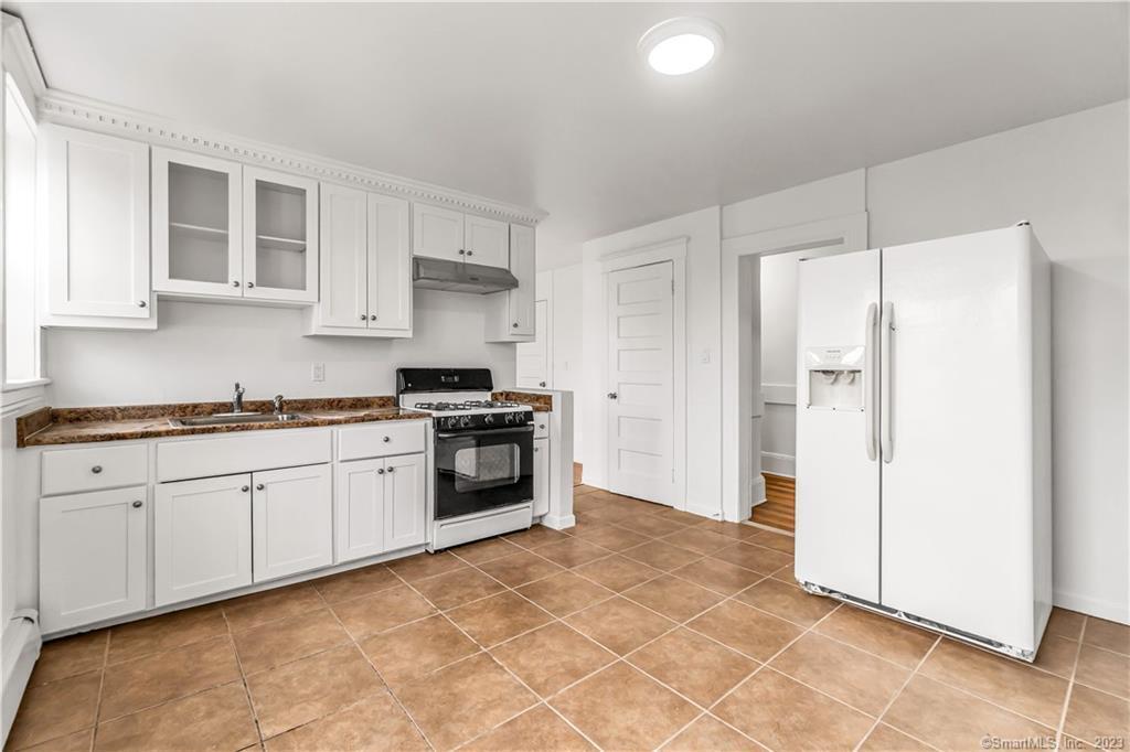 1220 State St in Bridgeport, CT - Building Photo