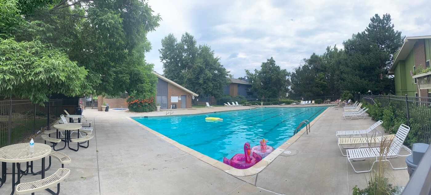 2800 Kalmia Ave, Unit C319 in Boulder, CO - Building Photo