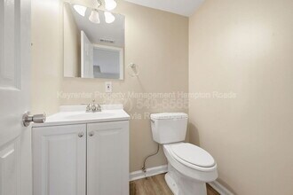 211 Madrid Dr in Hampton, VA - Building Photo - Building Photo