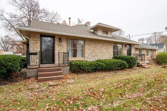 4933 Woodland Ave in Des Moines, IA - Foto de edificio - Building Photo