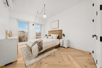 313 E 17th St, Unit 8C in New York, NY - Building Photo - Building Photo