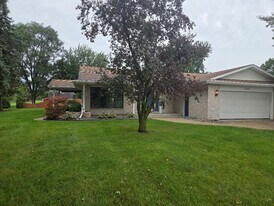 3595 Hermansau Rd in Saginaw, MI - Building Photo
