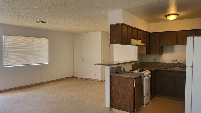 3117 E Carey Ave in North Las Vegas, NV - Building Photo - Building Photo