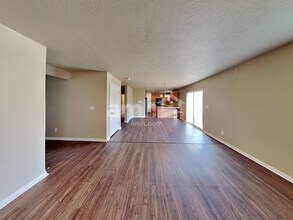 4482 Heritage Dr in Eagle Mountain, UT - Foto de edificio - Building Photo